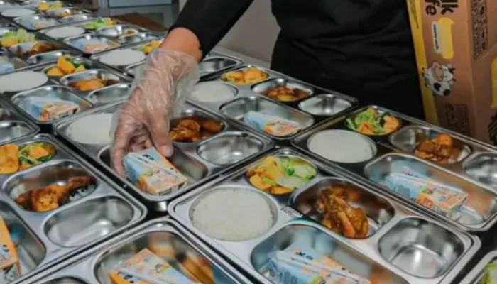 Satu Tahun Pemerintahan Prabowo Gibran, Program Makan Bergizi Gratis Mulai Membuahkan Hasil Nyata