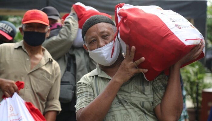 Distribusi Bansos Tetap Berjalan, Tak Berimbas Kebijakan Efisensi Anggaran