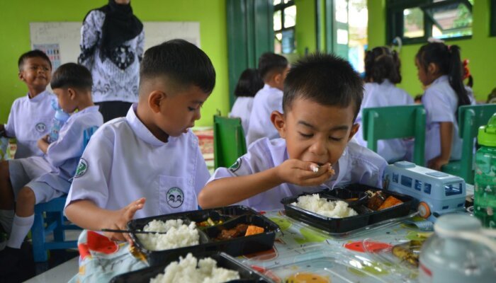 Tegas, Pemerintah Tutup Dapur MBG Bermasalah demi Keamanan Pangan Anak