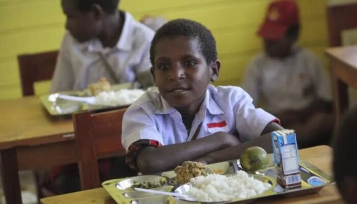 Makan Bergizi Gratis, Bukti Nyata Kehadiran Negara di Tanah Papua