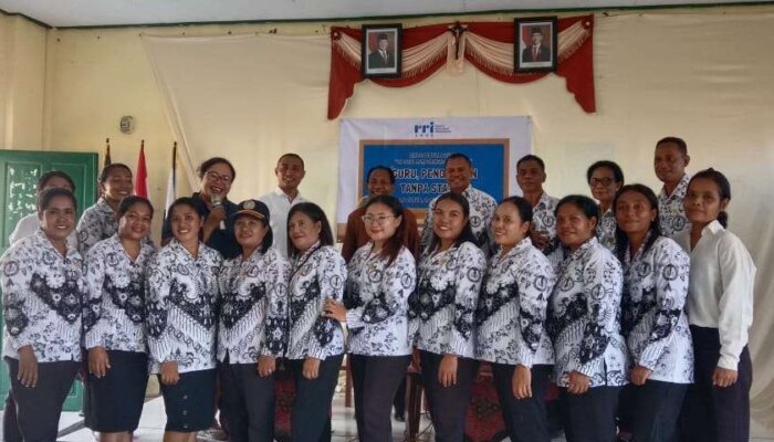 Prabowo dan Upaya Memuliakan Guru Indonesia