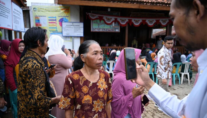 Digitalisasi Bansos, Ponsel Gratis Diprioritaskan bagi Warga Paling Membutuhkan